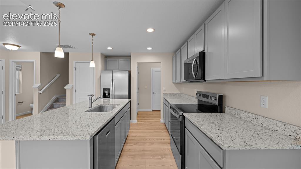 Image 4 of 22: Kitchen