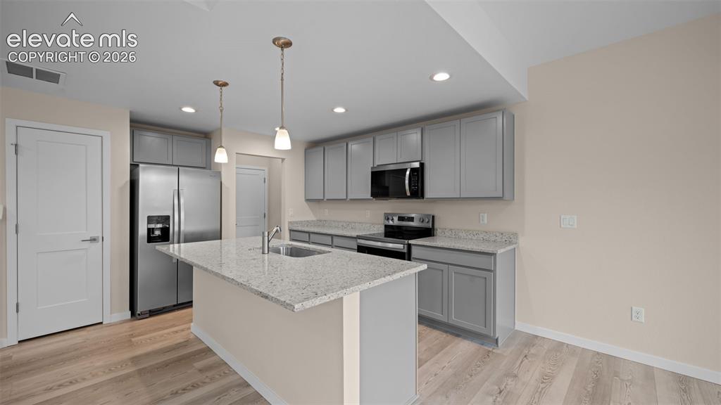 Image 8 of 22: Kitchen