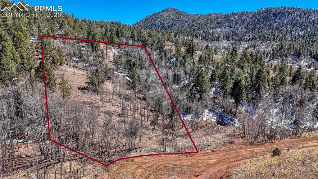 Image 2 of 27: Property lines are approximate and not a survey.