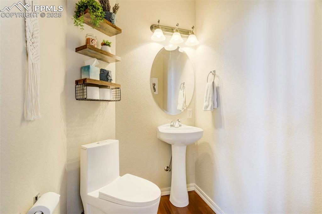 Image 17 of 48: Bathroom