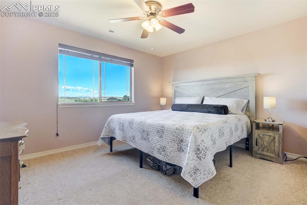 Image 25 of 48: Bedroom