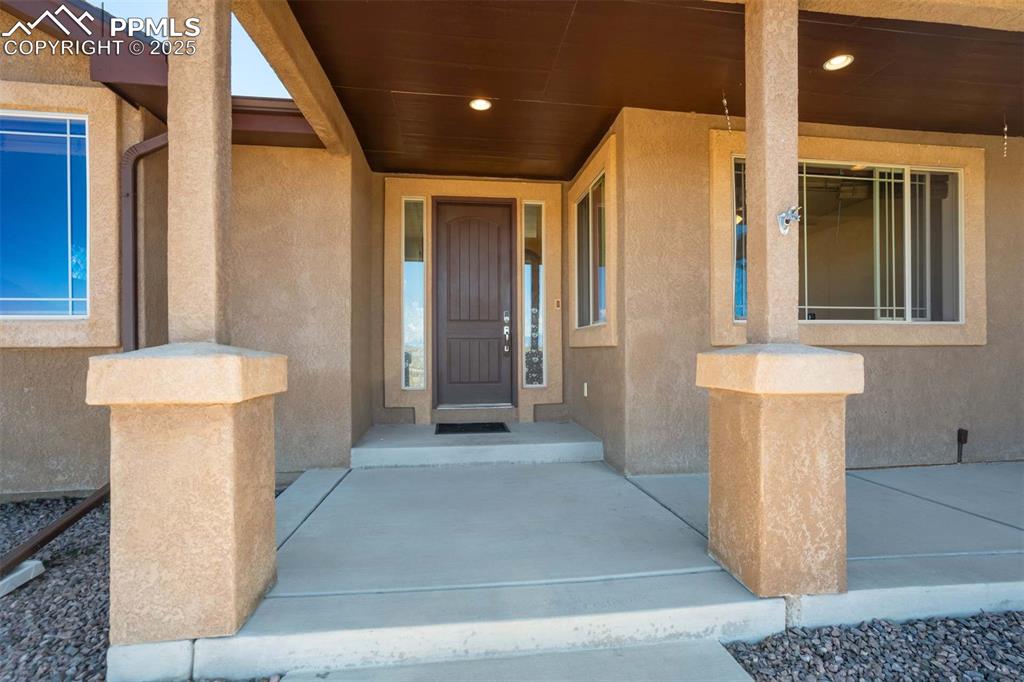 Image 4 of 48: Entry