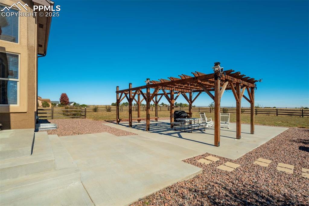 Image 41 of 48: Patio