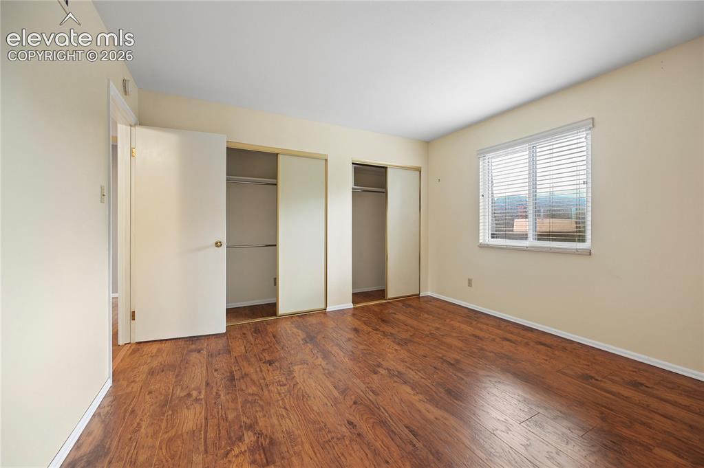 Image 11 of 36: Bedroom
