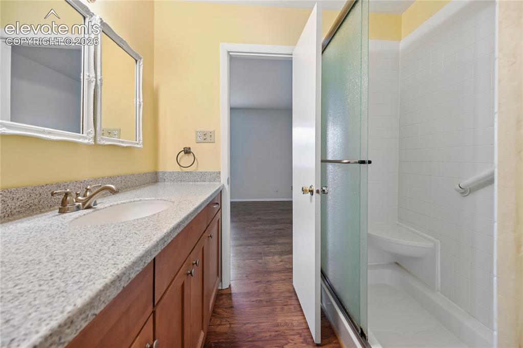 Image 13 of 36: Bathroom