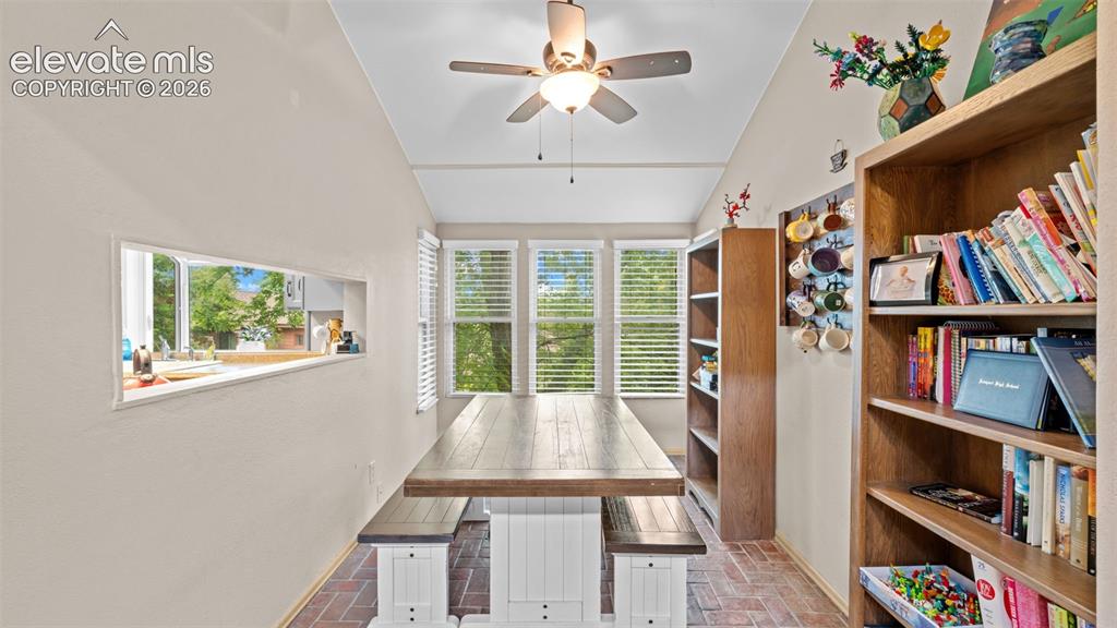 Image 8 of 28: Dining Area