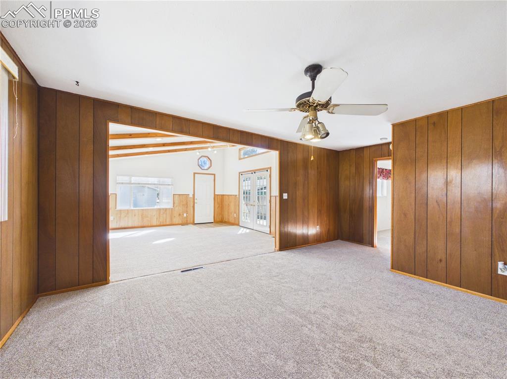 Image 14 of 35: Living Room