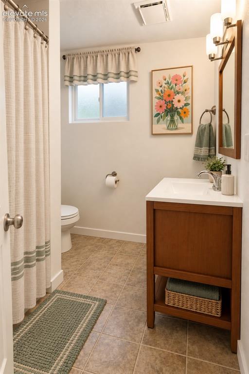 Image 12 of 12: Bathroom