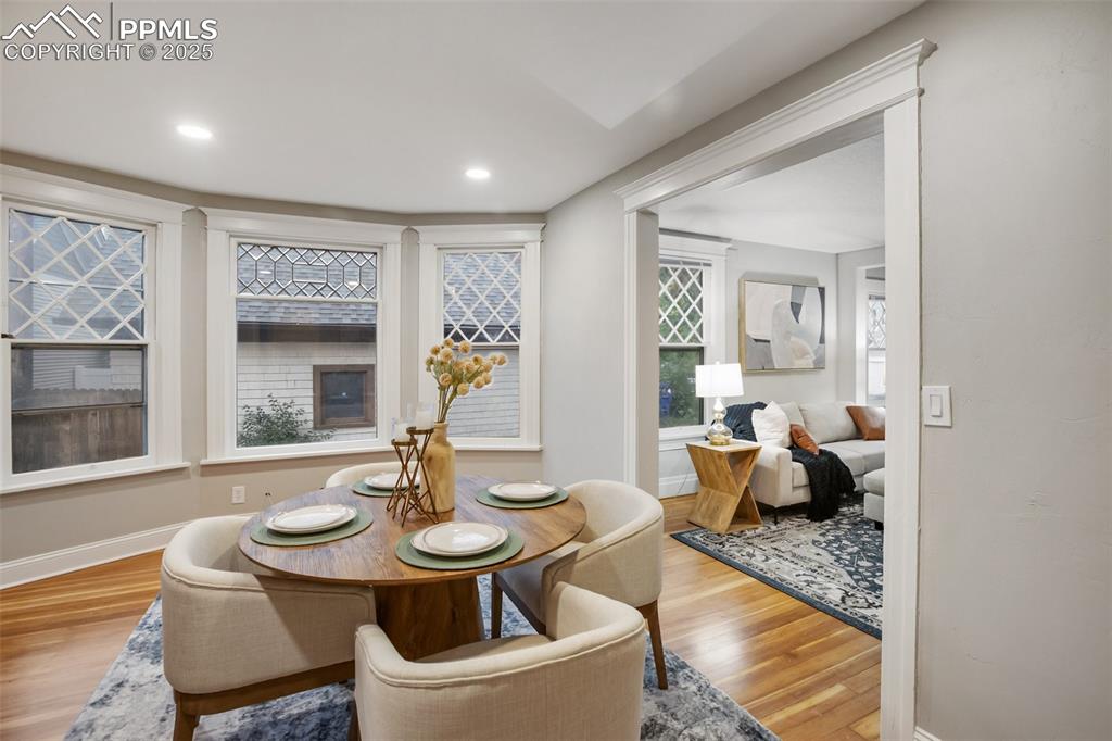 Image 12 of 30: Dining Area