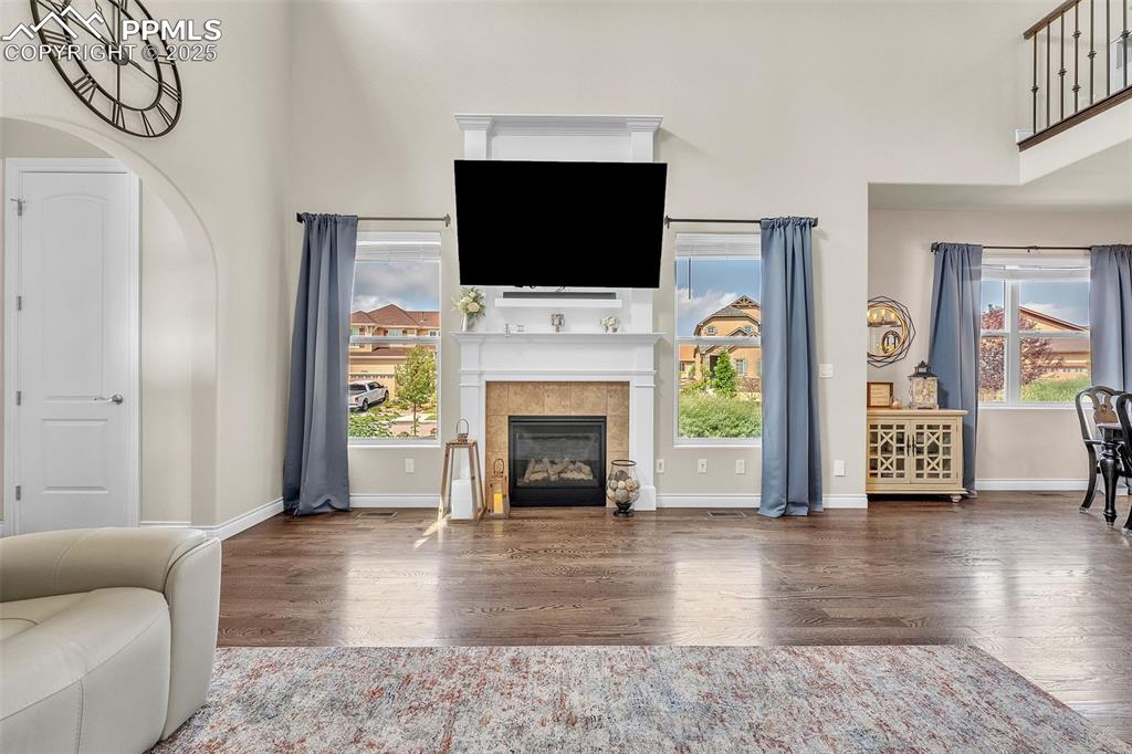 Image 3 of 40: Large windows, beautiful 10-ft 6-panel doors, this house is built well!