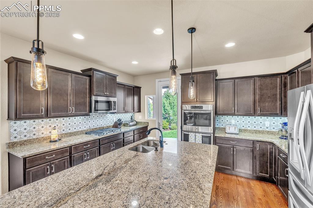 Image 9 of 40: Lots and lots of cabinet and drawer storage, all with soft-close hinges