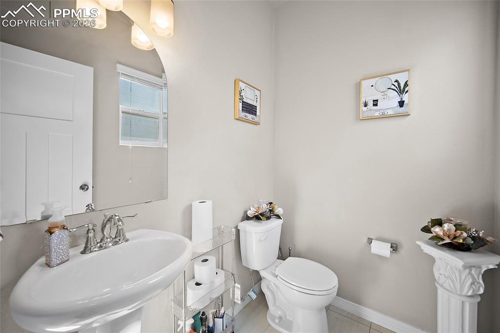 Image 15 of 31: Bathroom