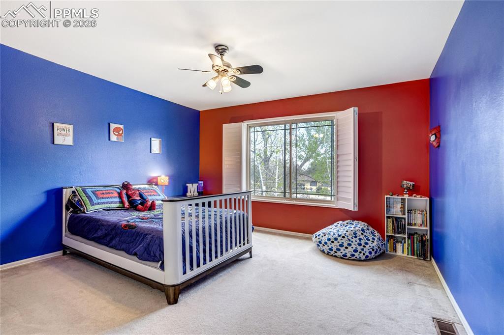 Image 30 of 50: Bathroom