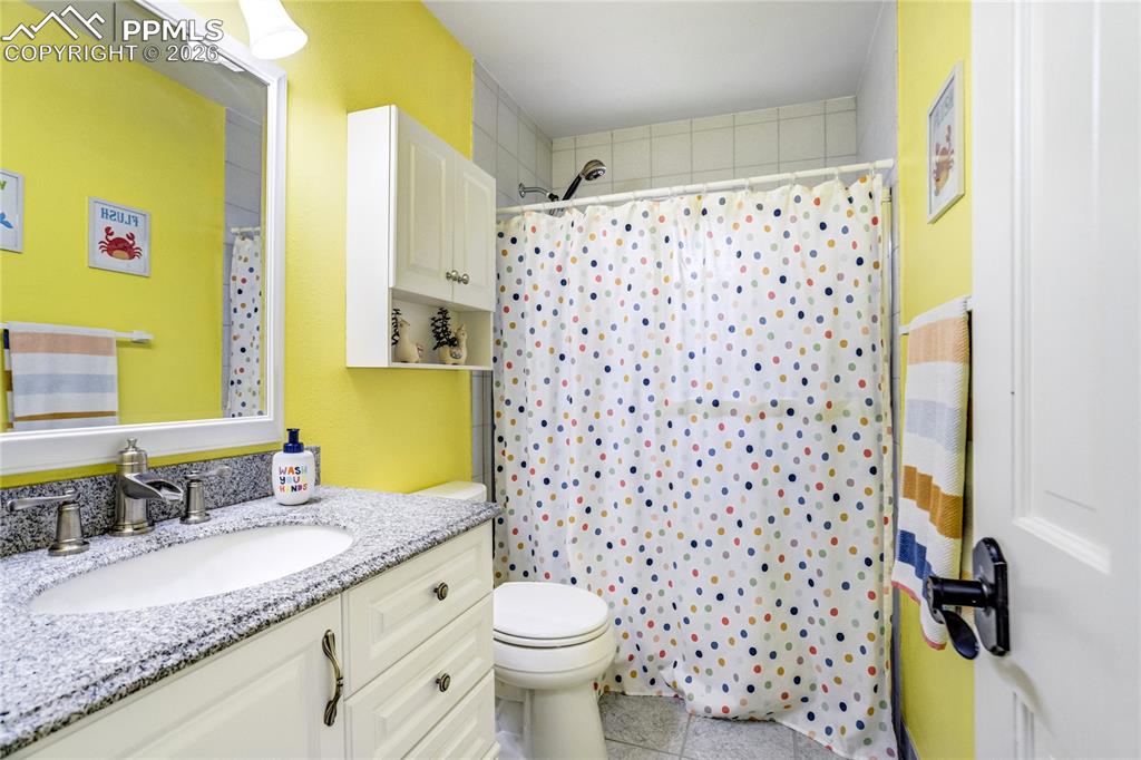 Image 32 of 50: Sitting Room