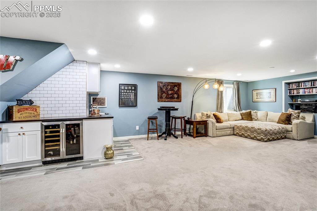 Image 35 of 50: Living Room