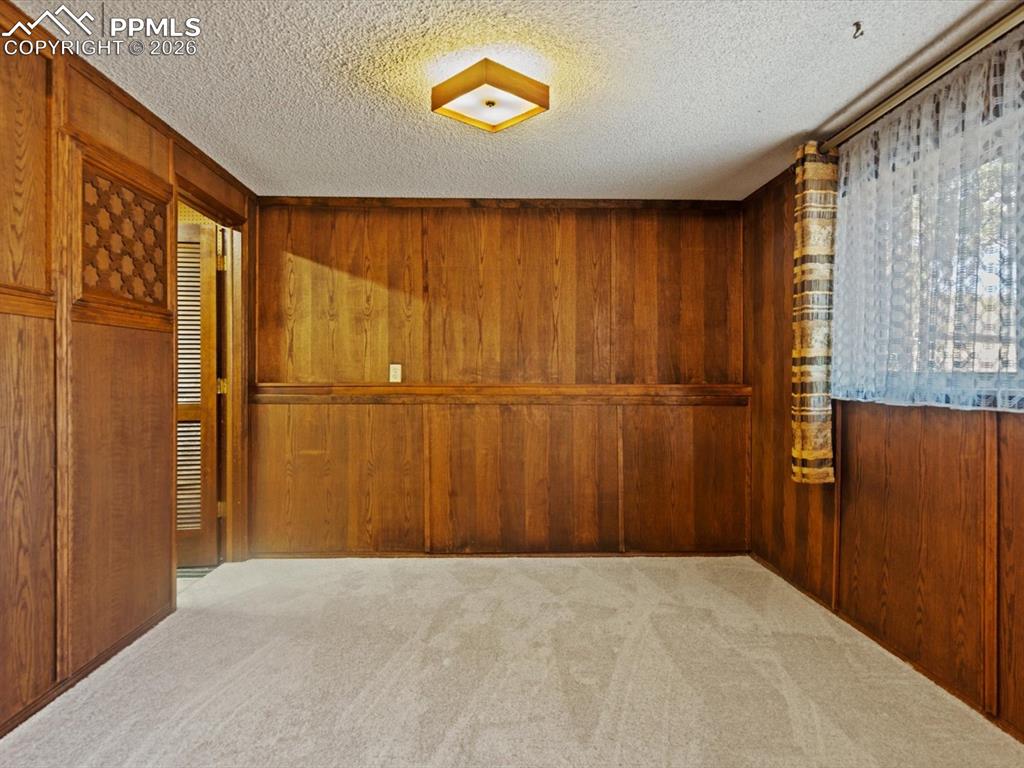 Image 18 of 29: Family Room