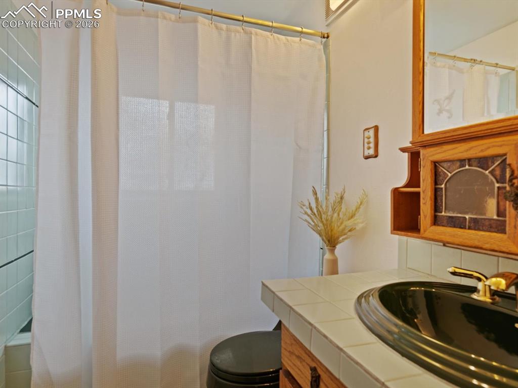 Image 19 of 29: Downstairs