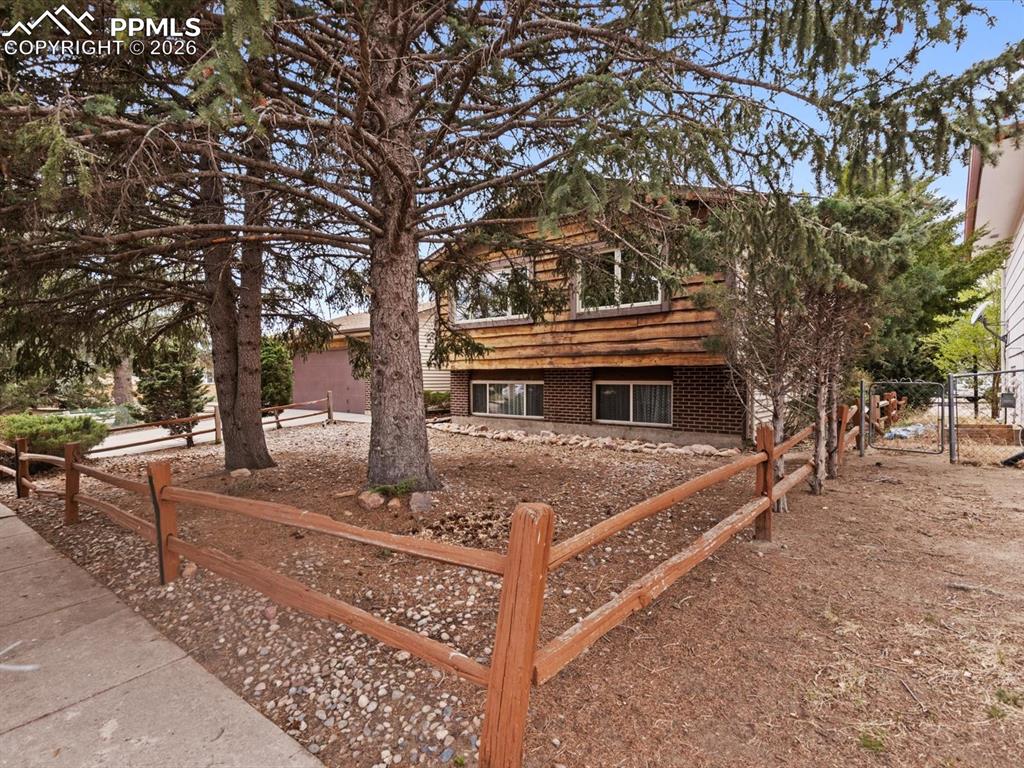 Image 2 of 29: Front of Structure