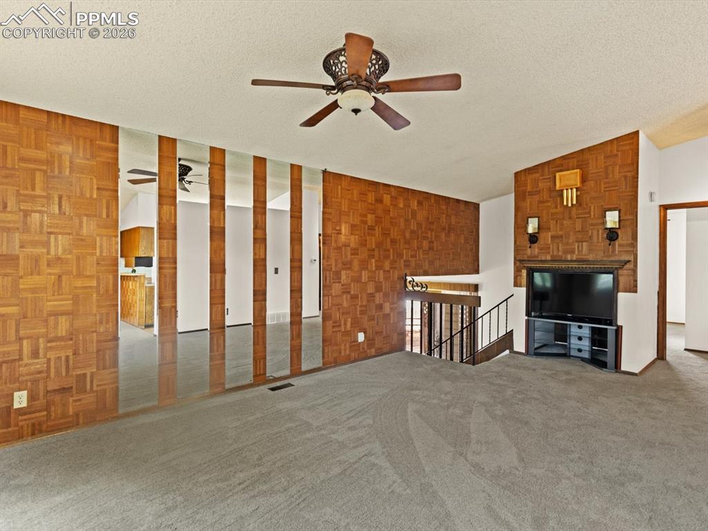 Image 5 of 29: Living Room