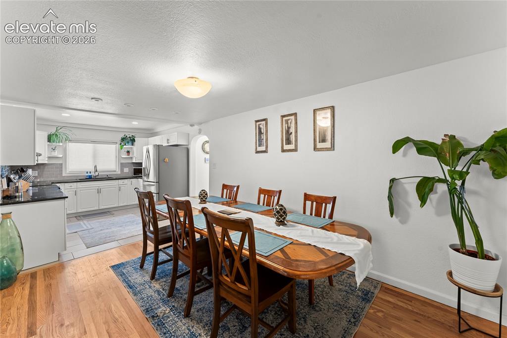 Image 12 of 46: Dining Area