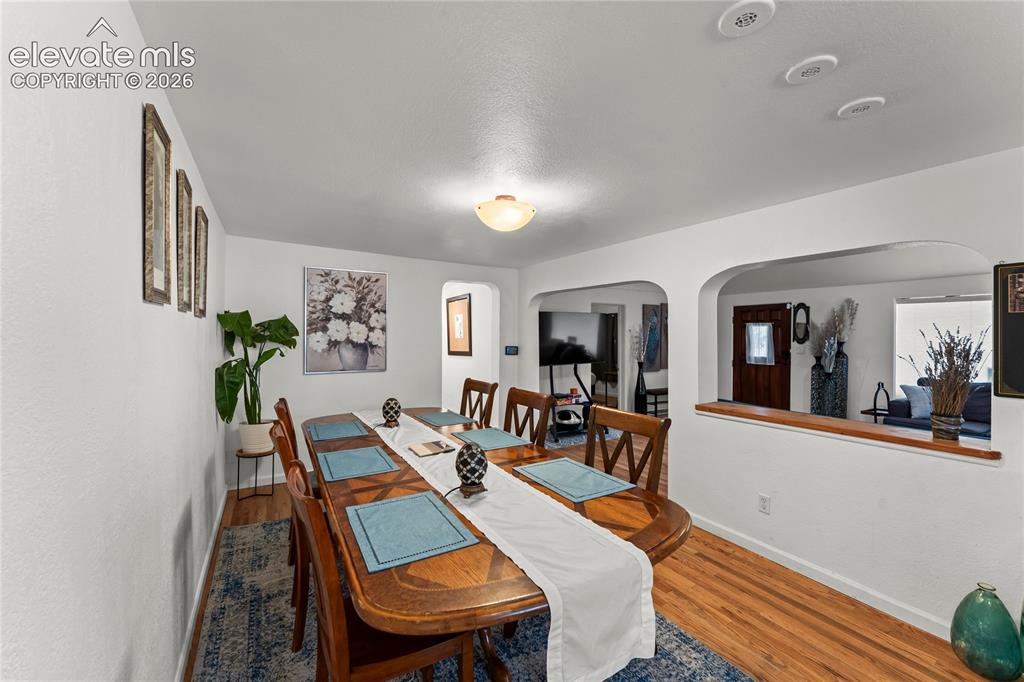 Image 13 of 46: Dining Area