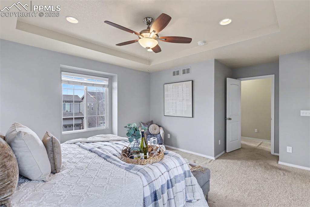 Image 15 of 30: Bedroom