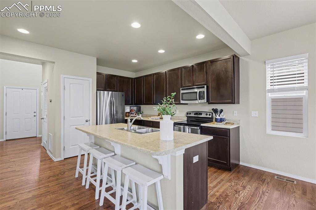 Image 4 of 30: Kitchen