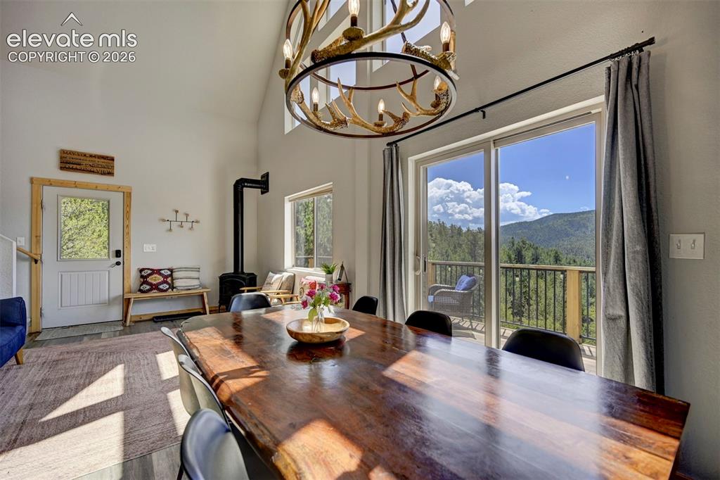 Image 13 of 44: Dining Area