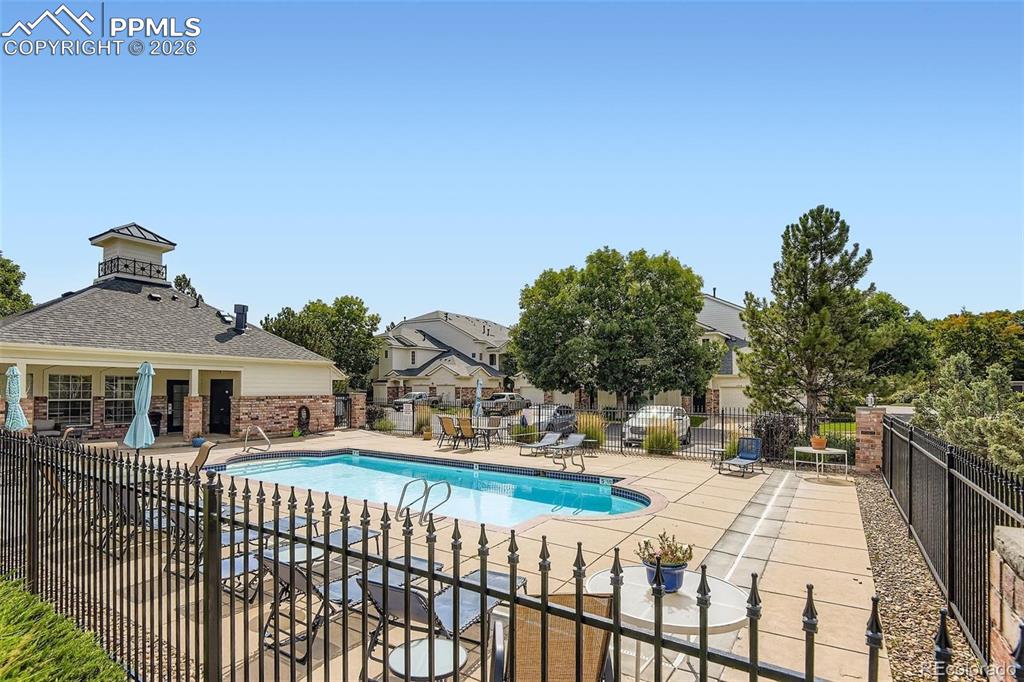 Image 20 of 35: Pool