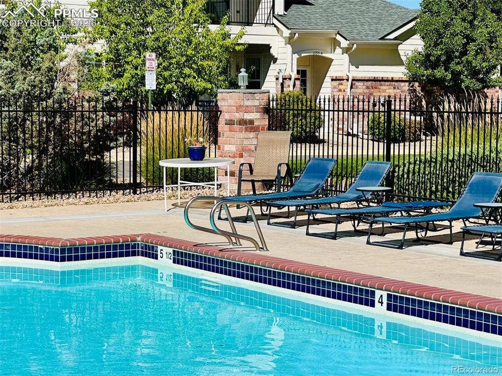 Image 21 of 35: Pool