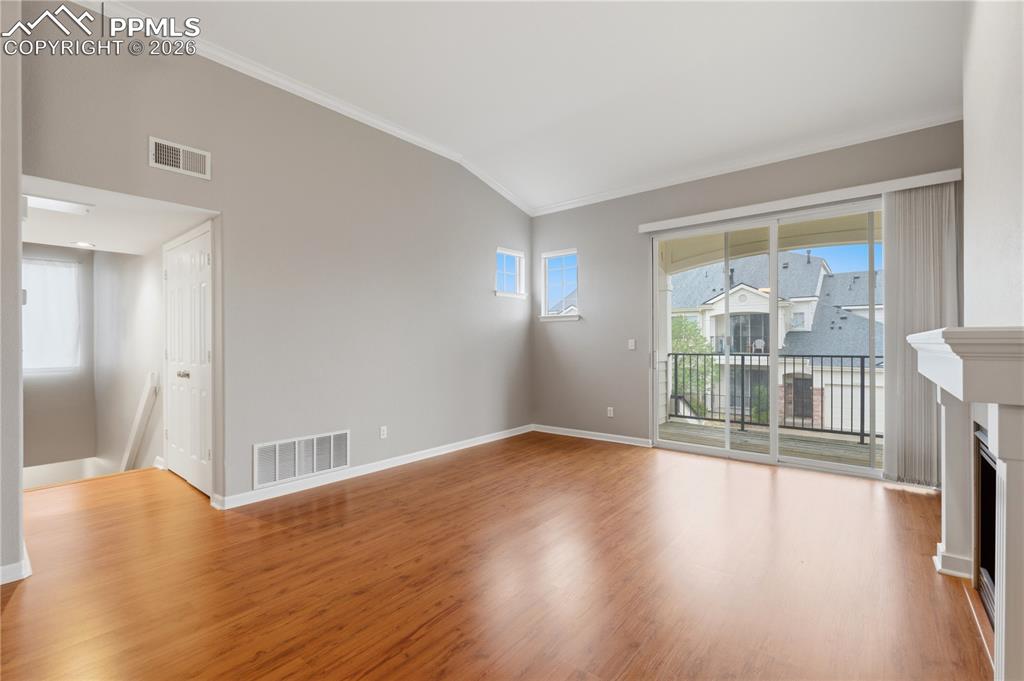 Image 28 of 35: Living Room