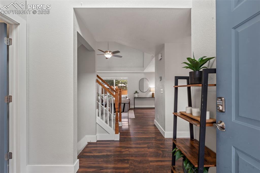 Image 4 of 50: Entry