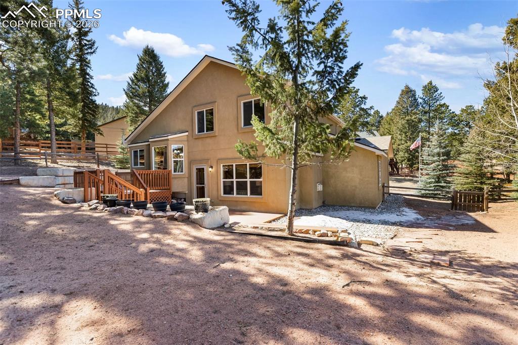 Image 20 of 28: Backyard