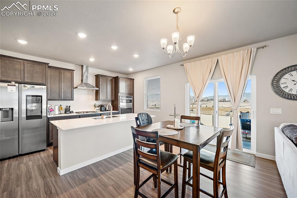 Image 10 of 43: Dining Area