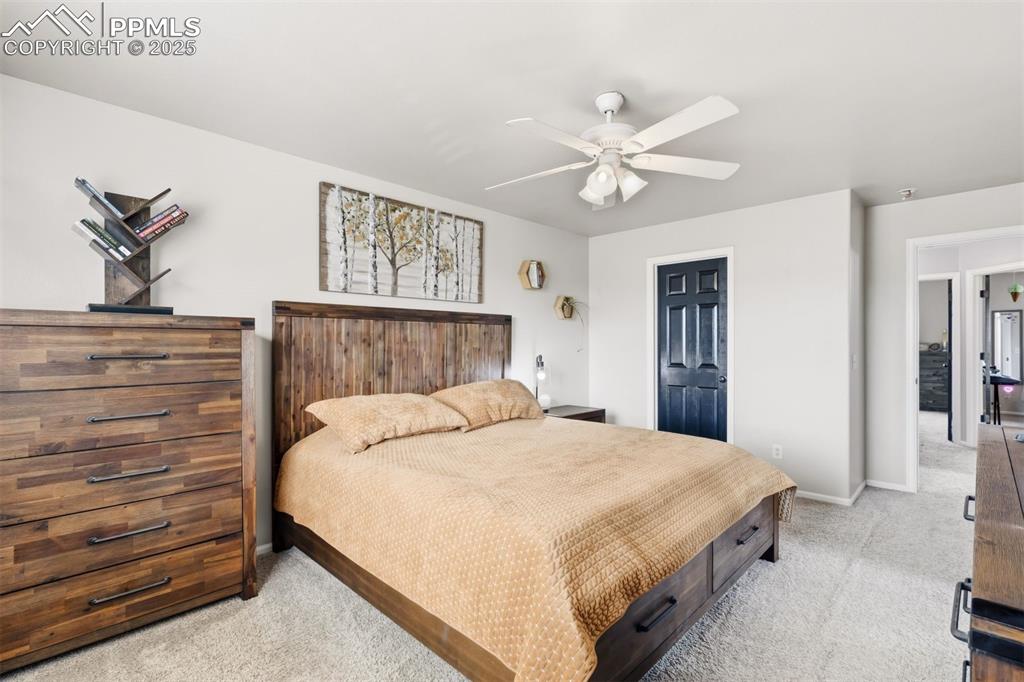 Image 18 of 46: Bedroom