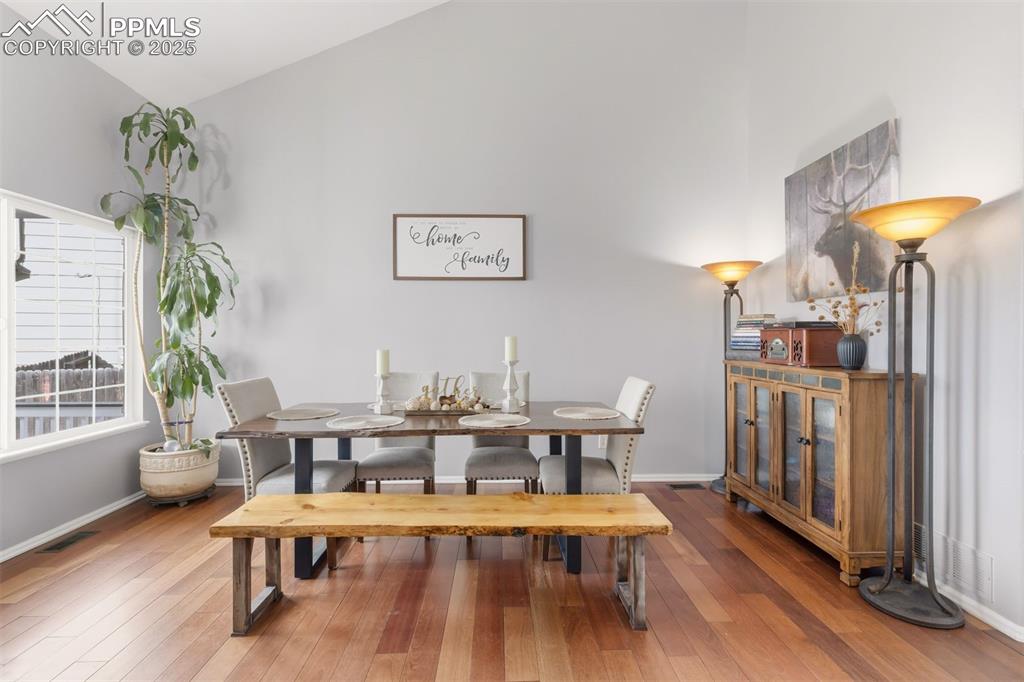 Image 5 of 46: Dining Area