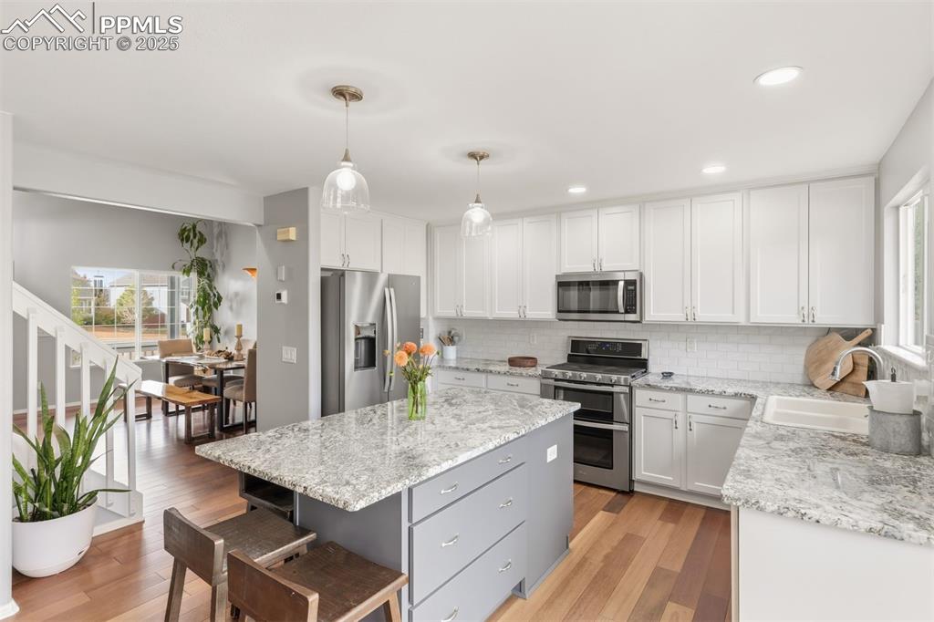 Image 9 of 46: Kitchen