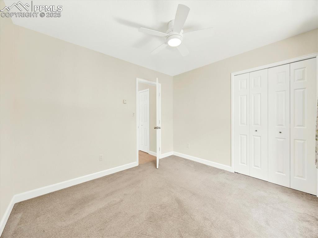 Image 17 of 50: Bedroom