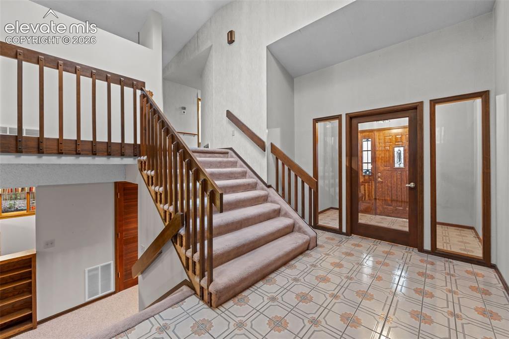 Image 5 of 43: Entrance Foyer