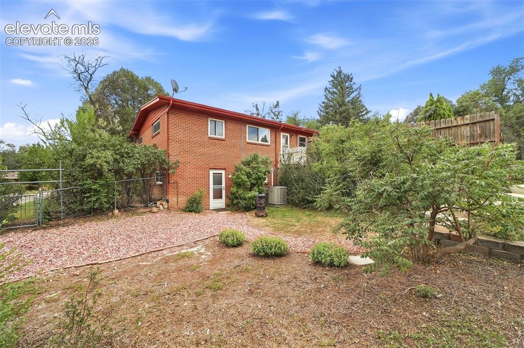 Image 44 of 50: Back of Structure