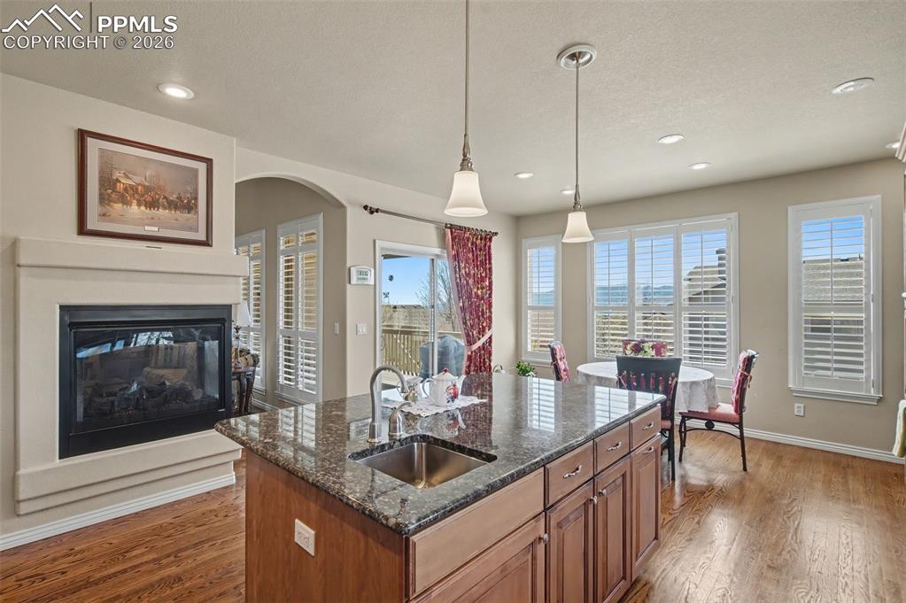 Image 12 of 50: Kitchen