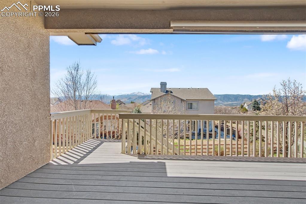 Image 16 of 50: Deck