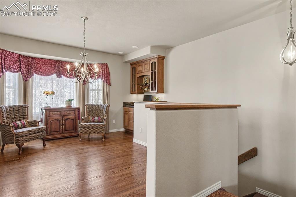 Image 31 of 50: Dining Room