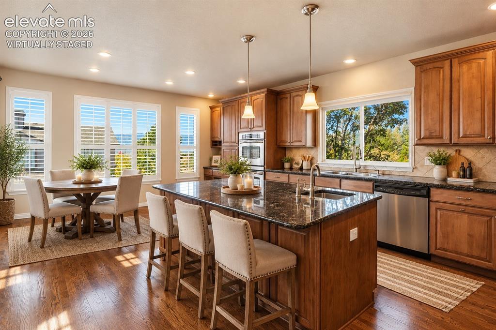 Image 4 of 50: VIRTUALLY STAGED - KITCHEN
