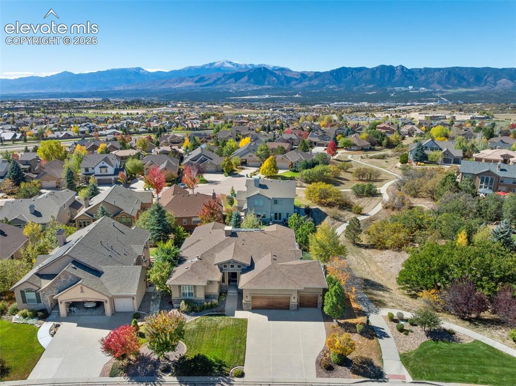 Image 46 of 50: FABUALOUS & CONVENIENT WALKING TRAIL TO NORTH SIDE OF THE PROPERTY