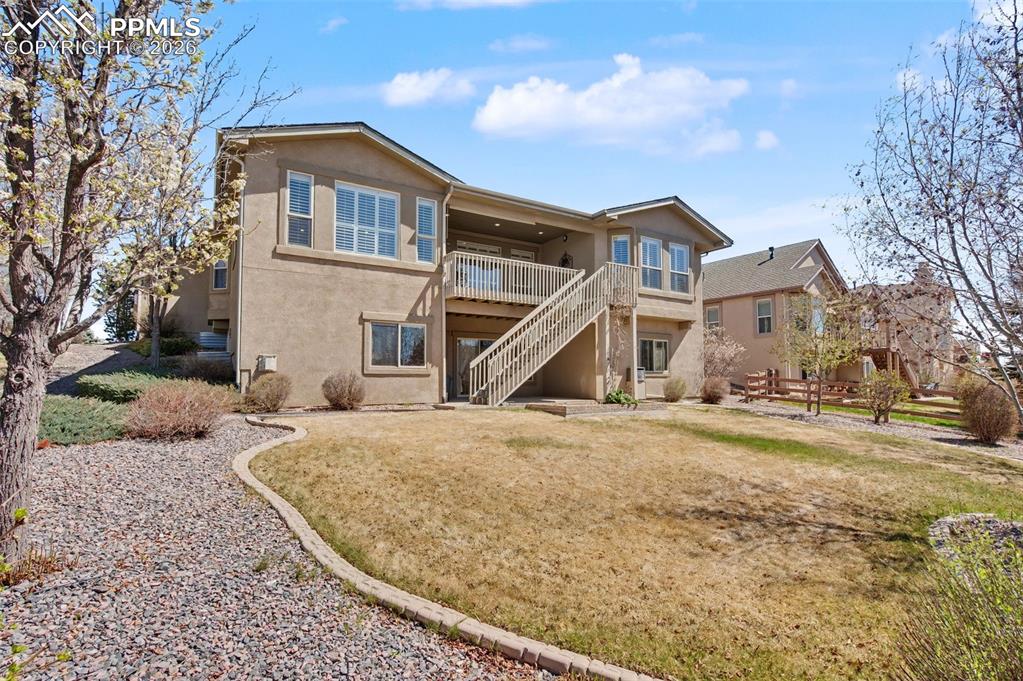 Image 5 of 50: Back of Structure