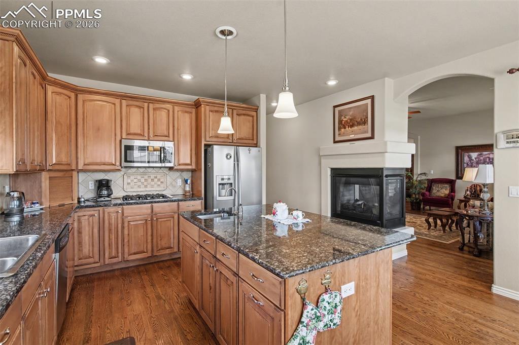 Image 6 of 50: Kitchen