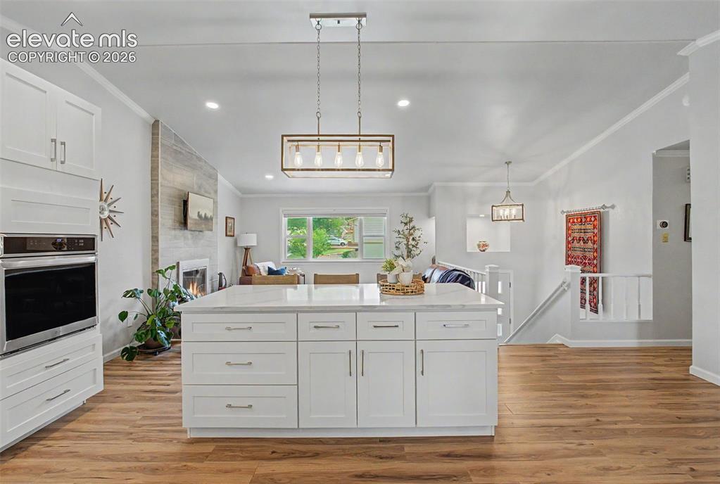 Image 15 of 50: Kitchen