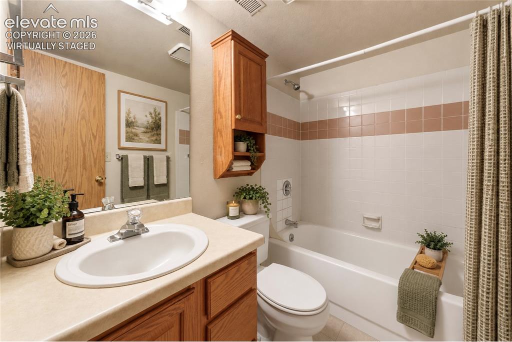 Image 9 of 41: Virtually Staged