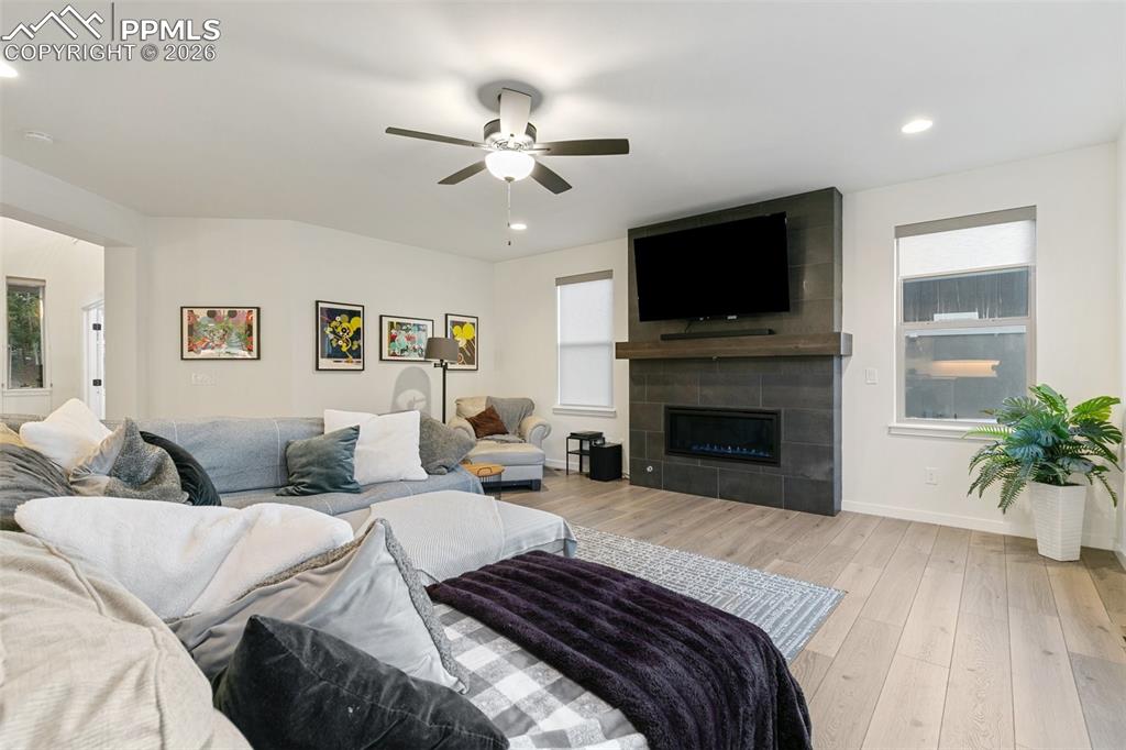 Image 12 of 50: Living Room